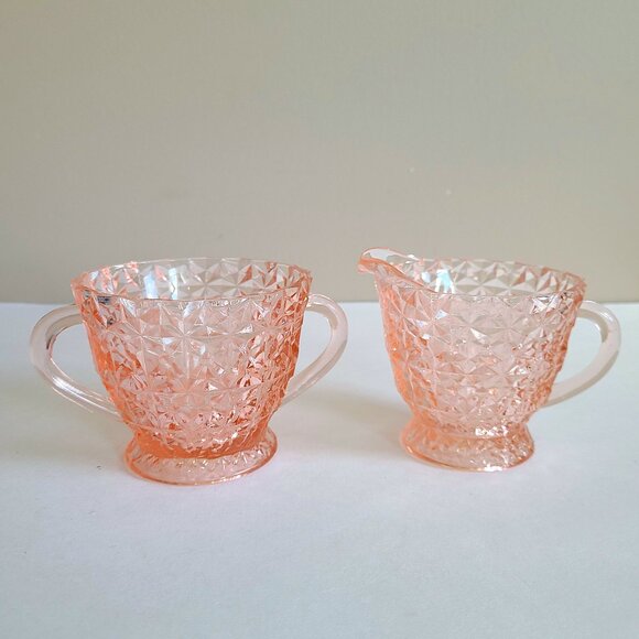 Jeannette Holiday pattern depression pink glass creamer and sugar bowl. - Picture 1 of 8